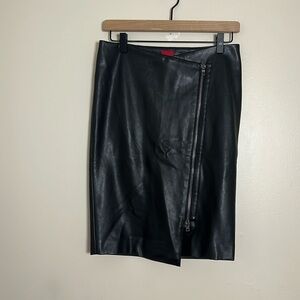 G.I.L.I. Black Faux Leather Pencil Mini Skirt‎ Size 2 Goth Sophisticated Boujee